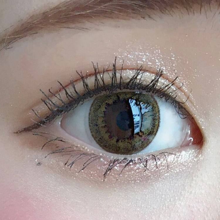 グロスベージュ装着画像5