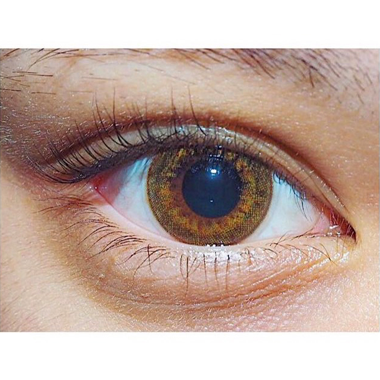 グロスベージュ装着画像8